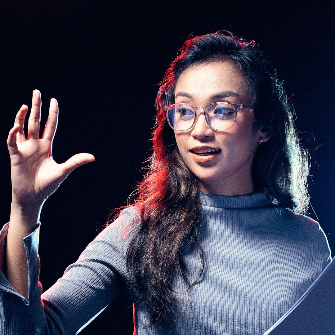 More than Connecting: 3 Ways Eye Contact Helps Speakers
